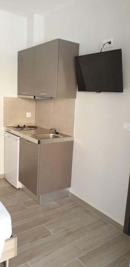 Ferienwohnung Chriselia 1 Nea Roda Exterior foto